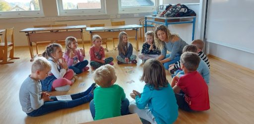 Wir arbeiten gemeinsam mit dem Kindergarten daran, den Start ins Schulleben für unsere zukünftigen Schulanfängerinnen und Schulanfänger möglichst positiv zu gestalten.